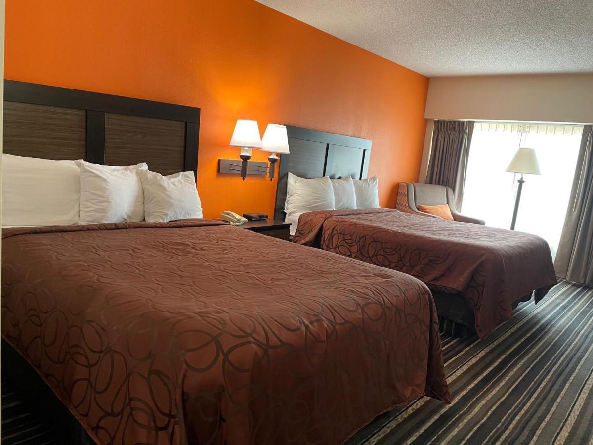 Crossroads Hotel And Huron Event Center 외부 사진