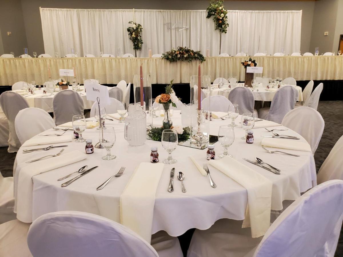 Crossroads Hotel And Huron Event Center 외부 사진