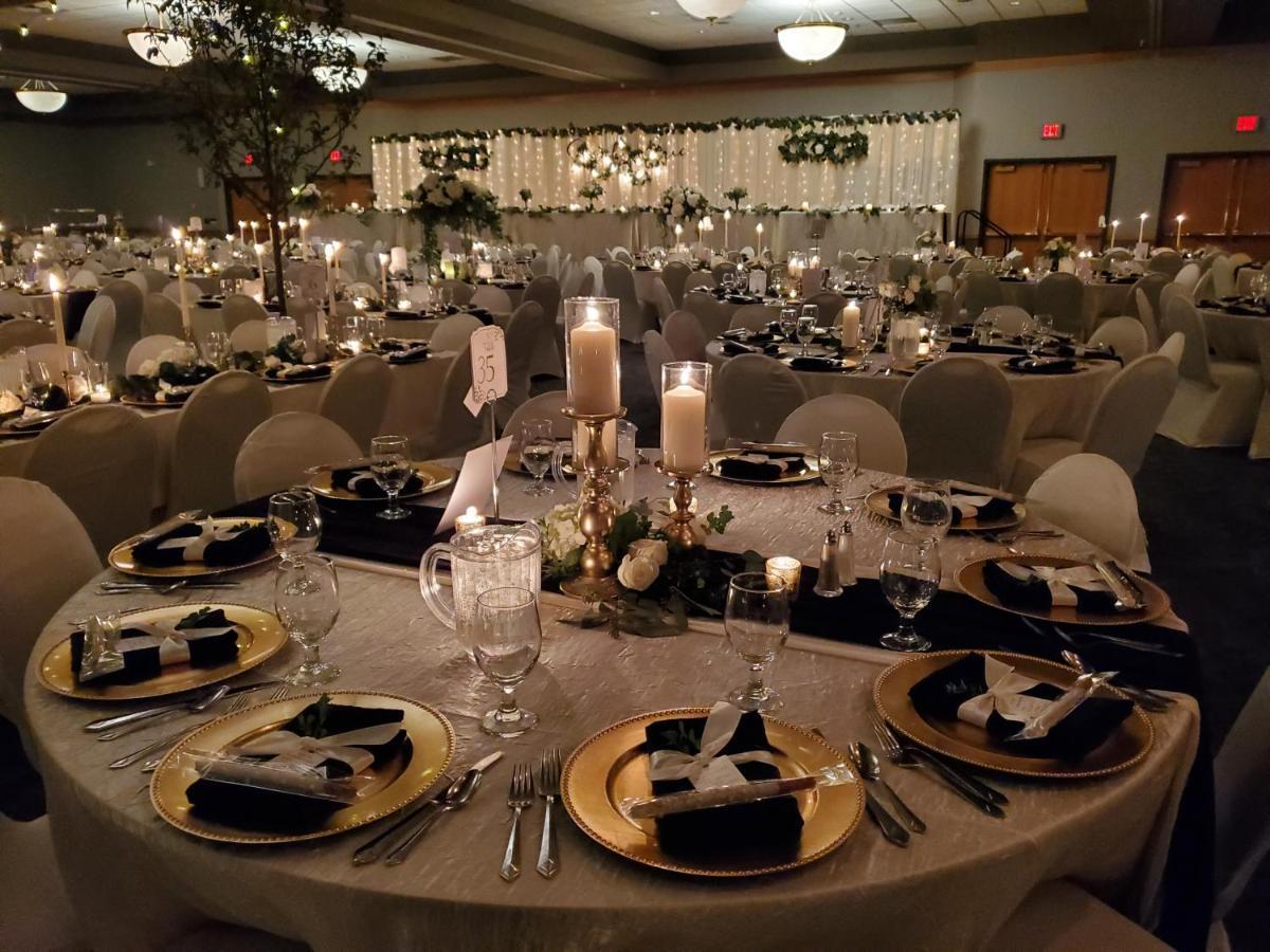 Crossroads Hotel And Huron Event Center 외부 사진