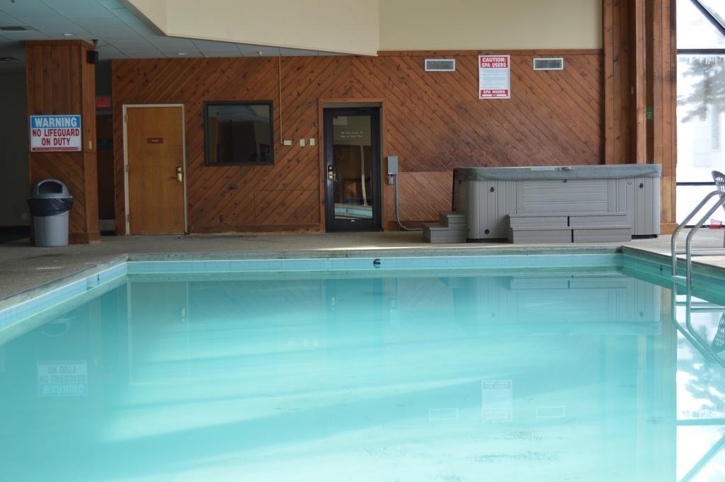 Crossroads Hotel And Huron Event Center 외부 사진