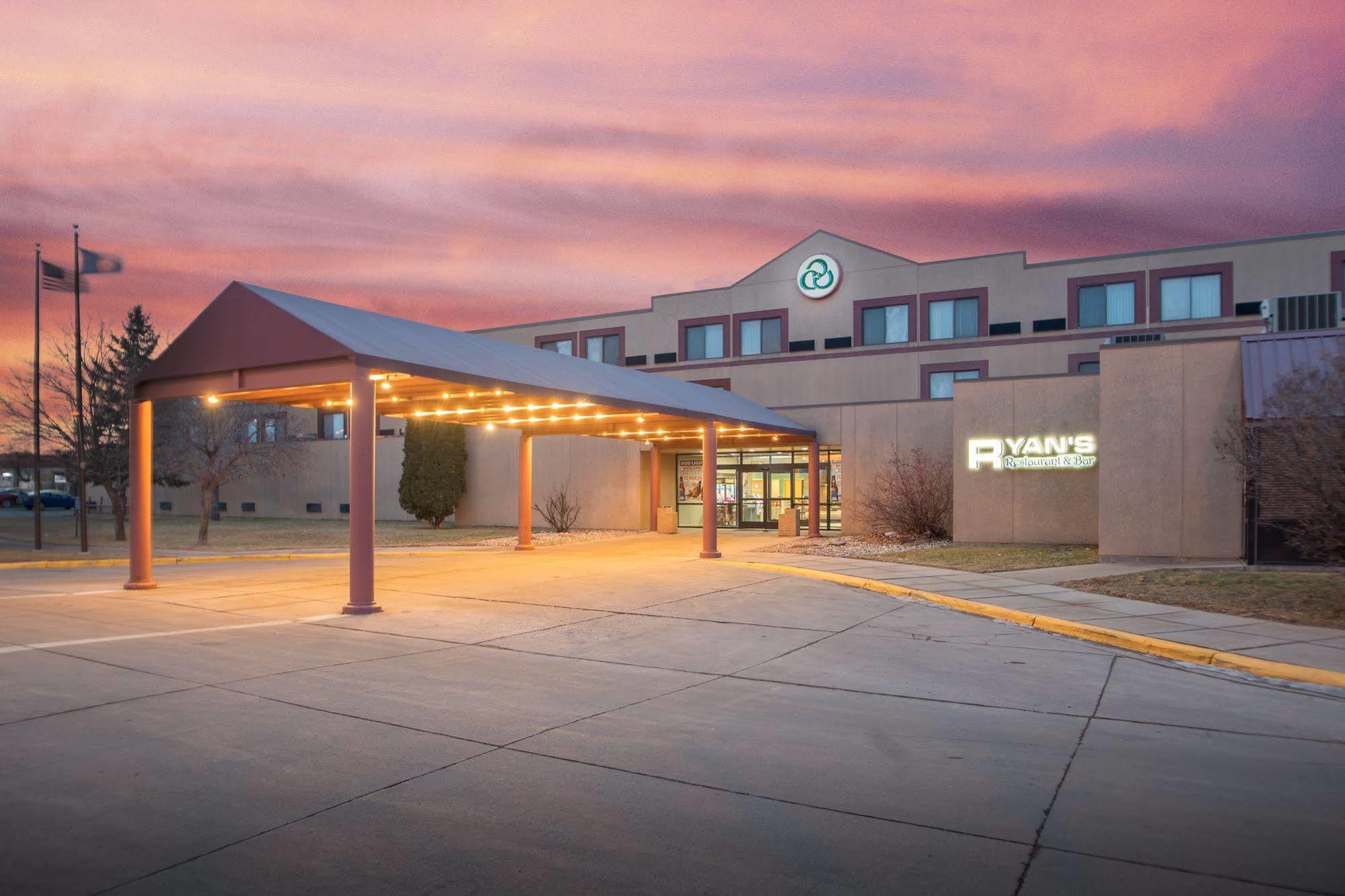 Crossroads Hotel And Huron Event Center 외부 사진